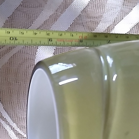 Stunning Vintage Green Swirled Art Glass Vase - Picture 10 of 10